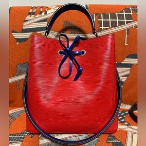 Louis Vuitton Epi Leather gorgeous like new